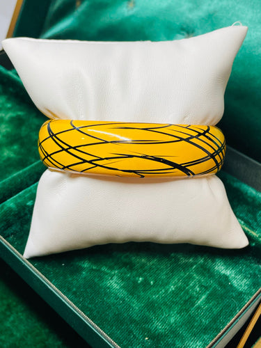 Yellow Bangle with Black Crosshatch Devil's Details